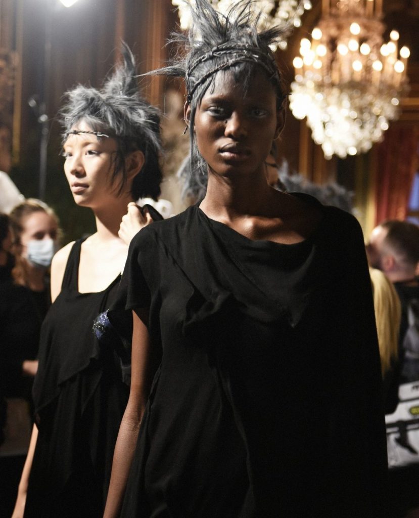 Yohji Yamamoto S/S2022 ⁠Show Backstage
⁠
#YohjiYamamoto⁠
⁠
Available in store/Ja...