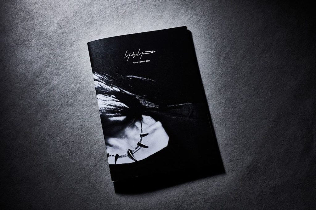 Yohji Yamamoto: Yohji Yamamoto POUR HOMME #SS22
#YohjiYamamotoPOURHOMME
#YohjiYamamoto
Co… Yohji Yamamoto POUR HOMME #SS22
#YohjiYamamotoPOURHOMME
#YohjiYamamoto
Co...