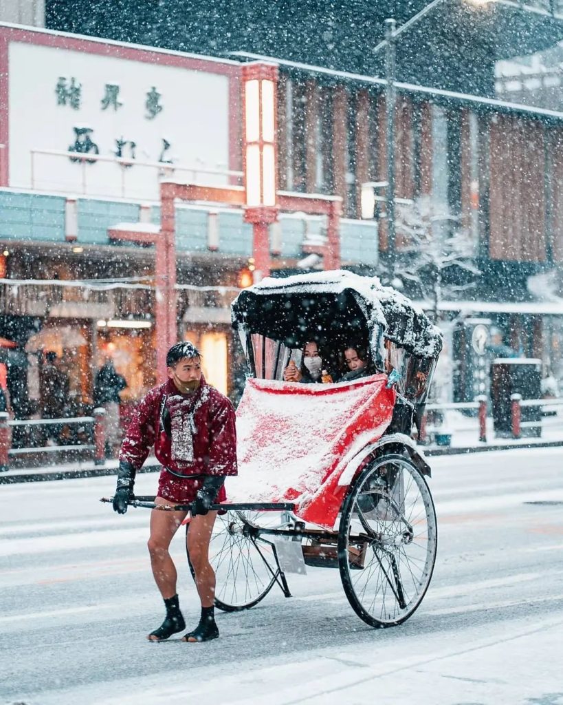 Japan Travel: Some more great photos from Tokyo’s snow day last week! These were too good not… Some more great photos from Tokyo's snow day last week! These were too good not...
