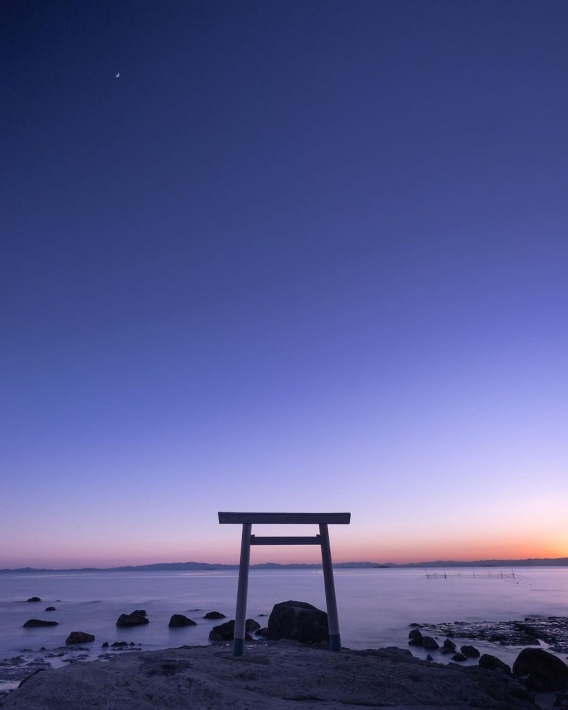 Doesn't this indigo sky become a beautiful background for the Torii Gate in the ...