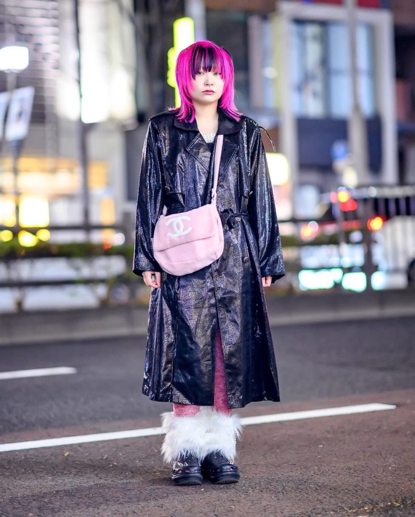 19-year-old Japanese student Neogal (@uruse__sirane__) on the street in Harajuku...