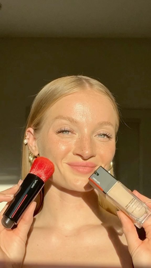 Stipple. Blend. Done! Watch @walker_ash apply SYNCHRO SKIN RADIANT LIFTING Found...