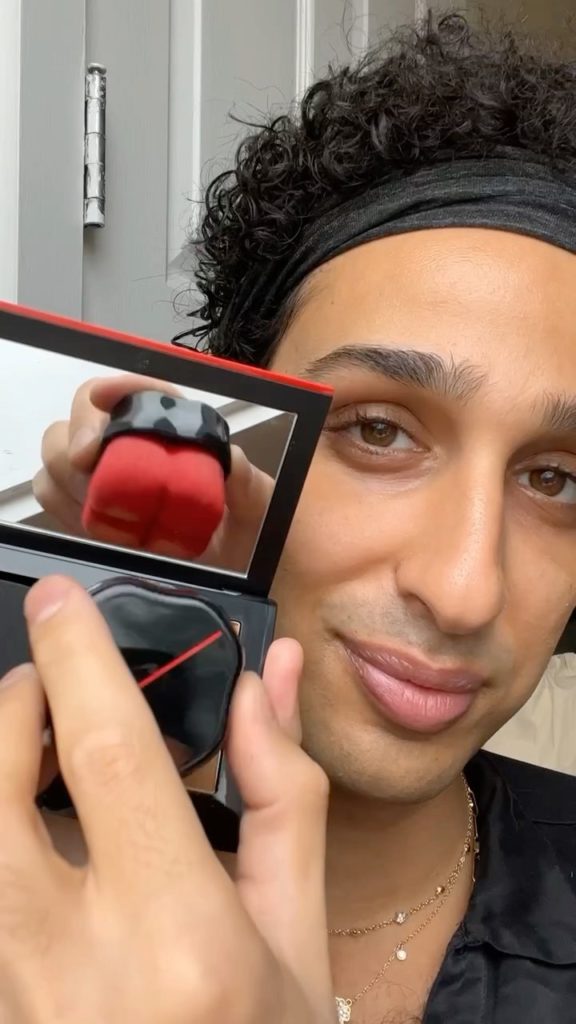 SHISEIDO: Discover a powder foundation that never looks dry or cakey. @cyrusveyssi wears S… Discover a powder foundation that never looks dry or cakey. @cyrusveyssi wears S...