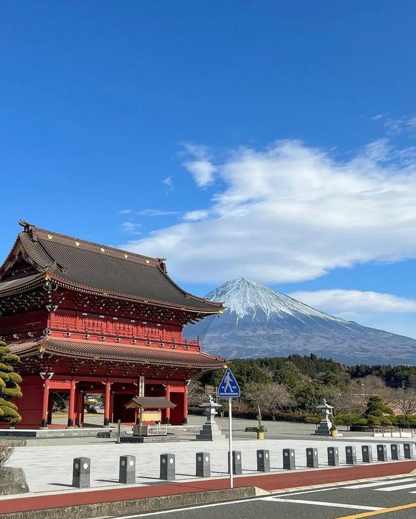 Shizuoka's Taiseki-ji Temple offers a fantastic view of Mount Fuji from its grou...