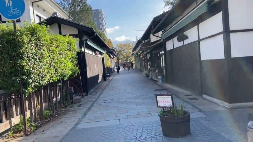 castle town and Yohashira Shrine | Sunny day (Japan) [Free Video Footage] [Daily: Landscape]