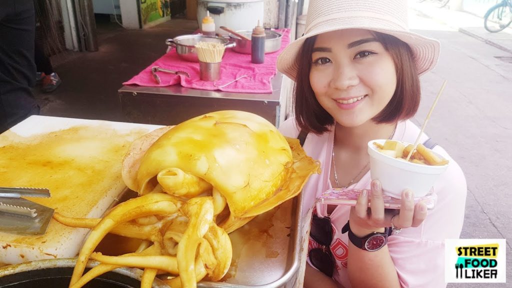 Best Hong Kong Street Food - Giant Cuttlefish Seafood in Tai O Village - Street Food Liker