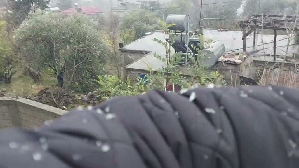 Çukurova'ya Kar yağıyor! (Sağlıklı Mahallesi)