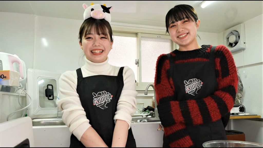 2 Cute Japanese Girls BOOST Me Up In a Super Tight Space 2 Cute Japanese Girls BOOST Me Up In a Super Tight Space