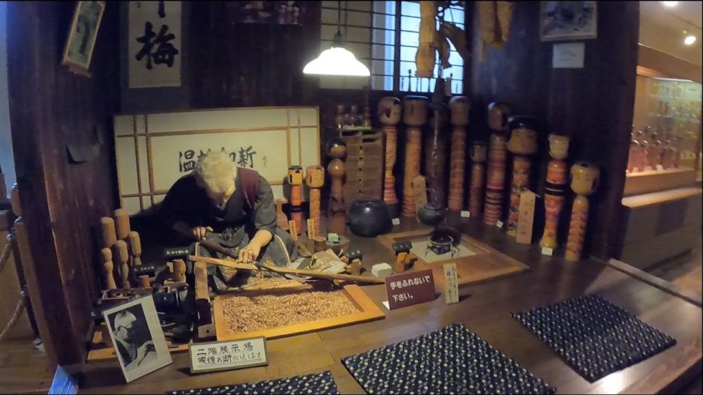 How Japanese Kokeshi Dolls Are Made