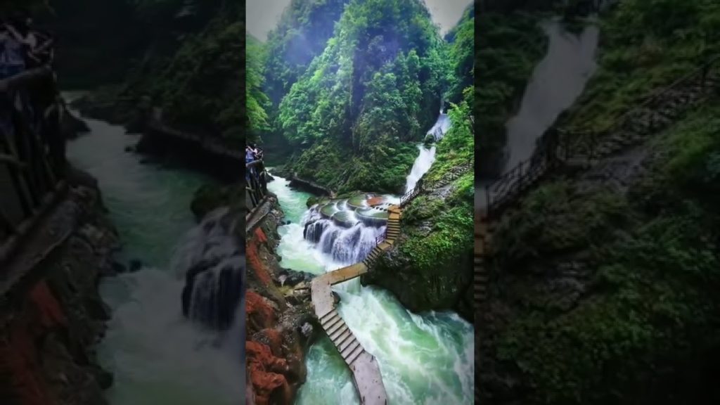 A thousand miles of rivers and mountains, only this green room! #ytshorts #shots #river  #mounatins