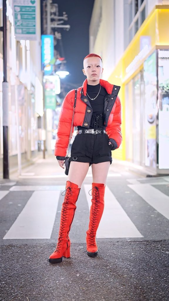 Japanese model @Ito_wolf w/ her Moschino jacket on the street in Harajuku.
.
Ito...