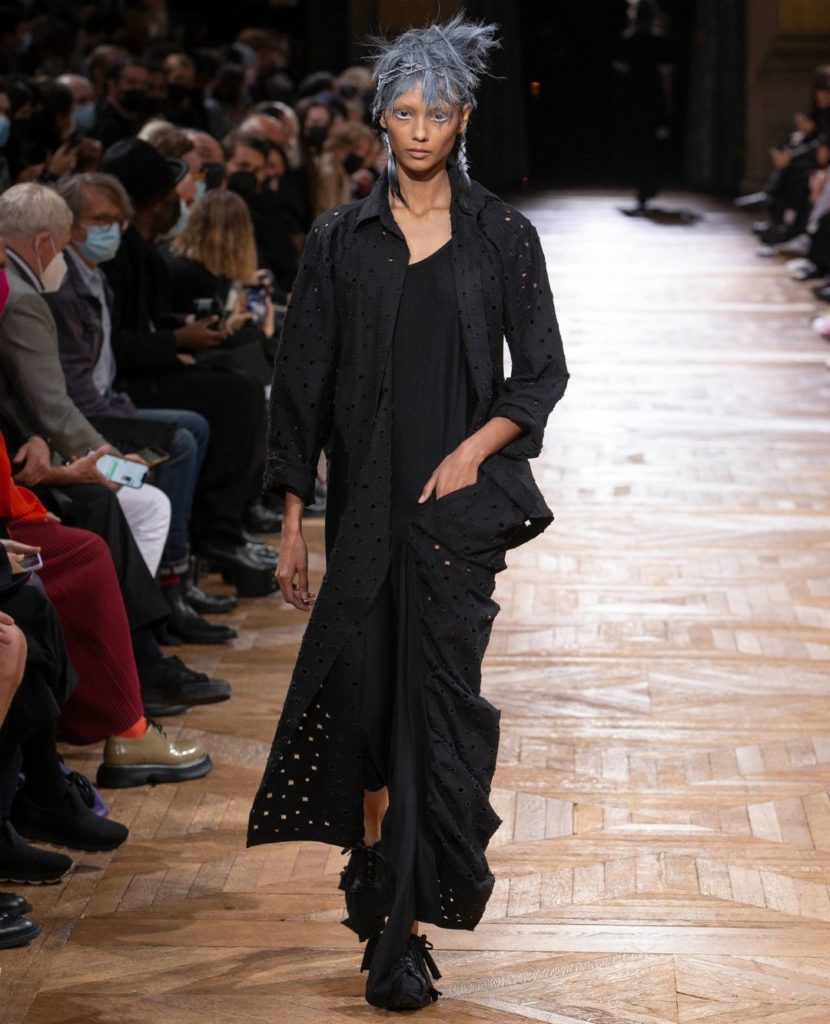 Yohji Yamamoto S/S2022 ⁠
⁠
#YohjiYamamoto⁠
L23...