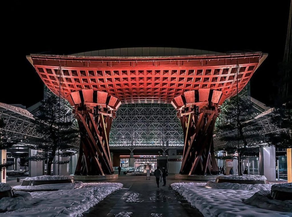 Kanazawa Station is a convenient stop on the Hokuriku Shinkansen and gateway to ...