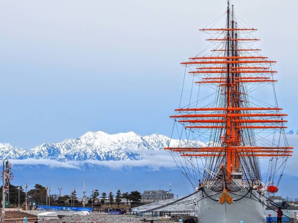 Did you know that Japan has such a beautiful vessel? 
The Kaiwomaru ship's orang...