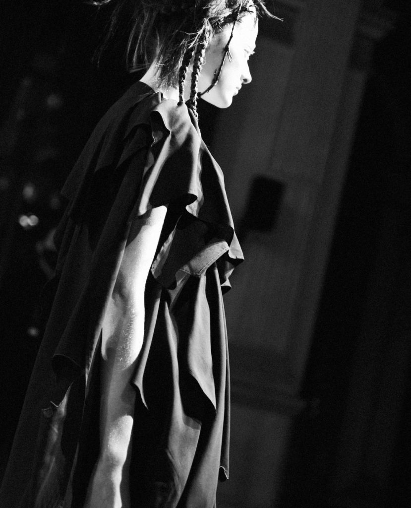 Yohji Yamamoto S/S2022 ⁠
⁠
#YohjiYamamoto⁠
L24...