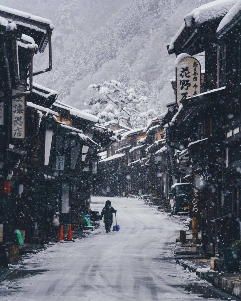 Visit Japan: Doesn’t this scene look like it’s taken from an unkiyo-e print? This snow dusted… Doesn’t this scene look like it’s taken from an unkiyo-e print? This snow dusted...