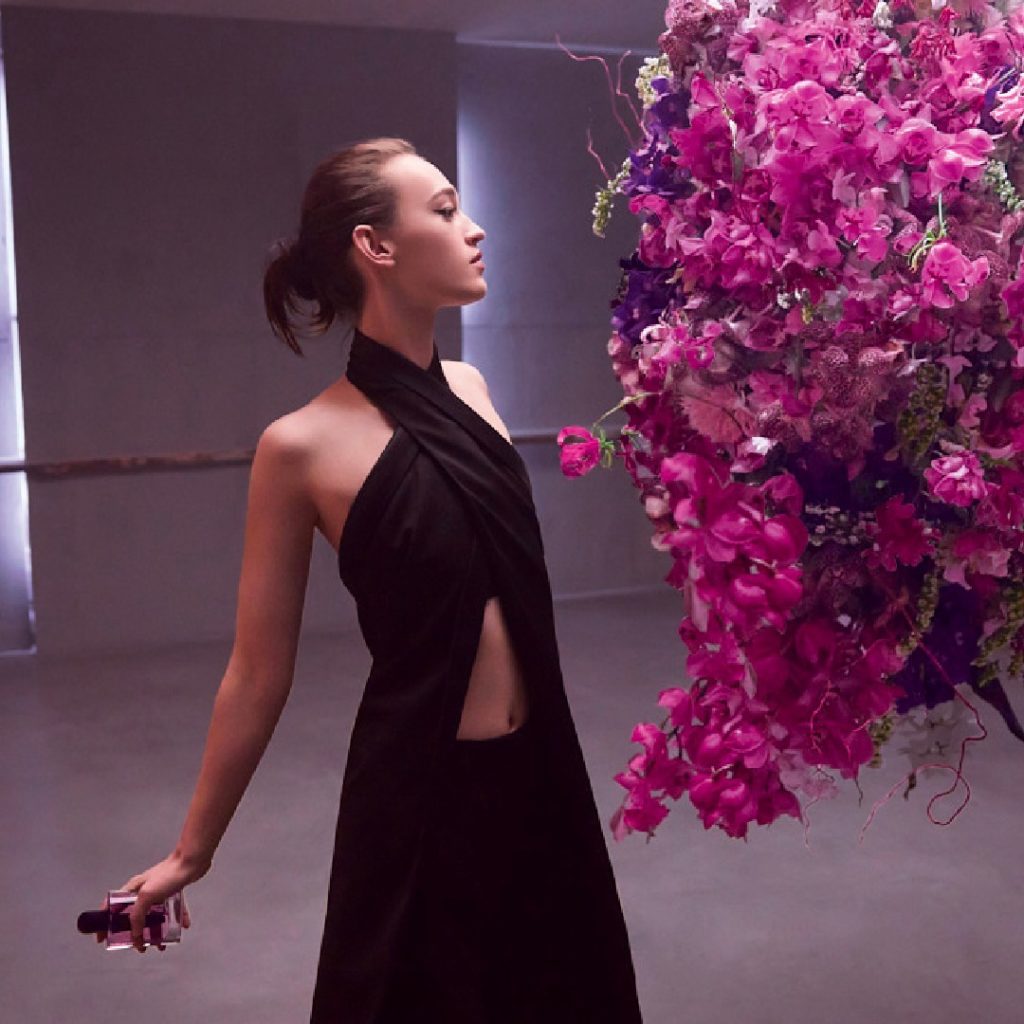 GINZA Eau de Parfum Murasaki embodies modern femininity, armed with enough stren...