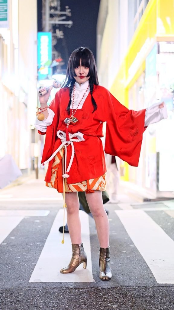 20-year-old Japanese student Arai (@hang_oroshi) wearing kimono on the street in...