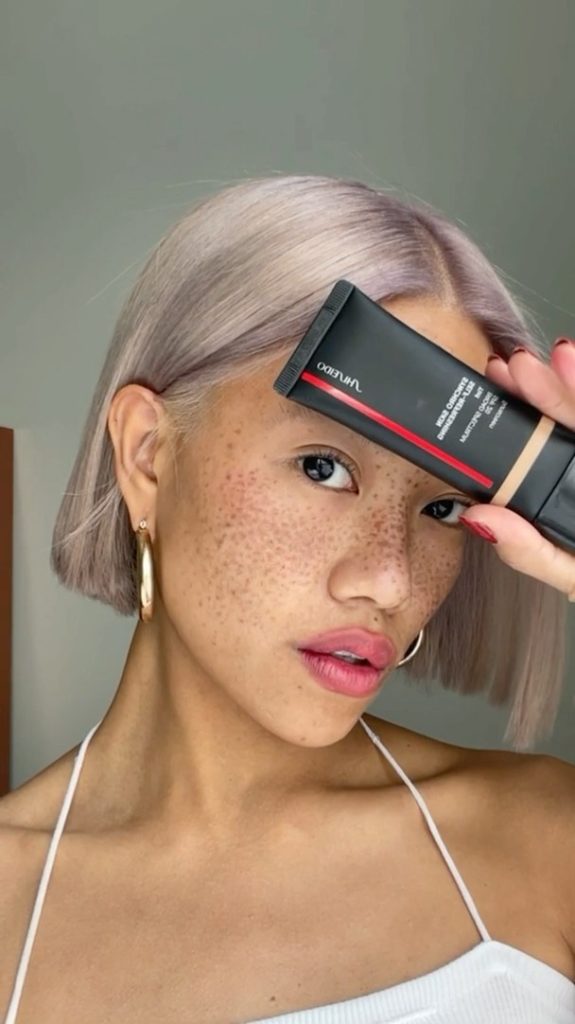 SYNCHRO SKIN SELF-REFRESHING Tint lets YOU shine through. Apply this sheer formu...