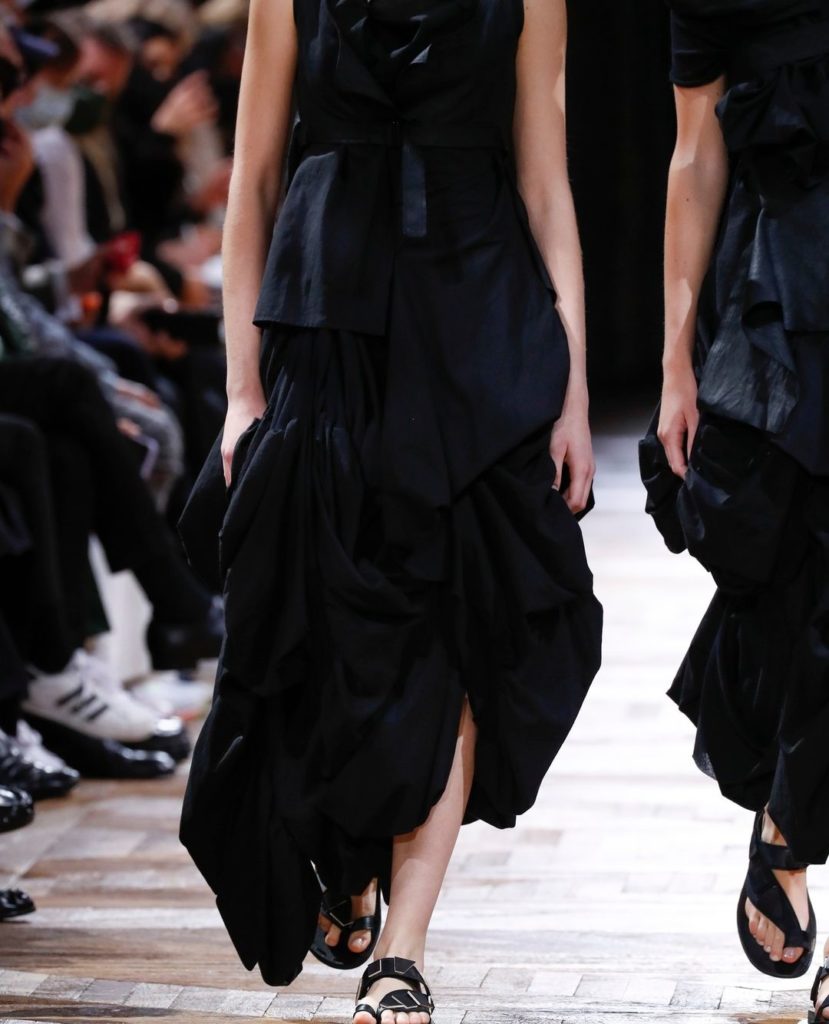 Yohji Yamamoto S/S2022 ⁠
⁠
#YohjiYamamoto⁠
L31...