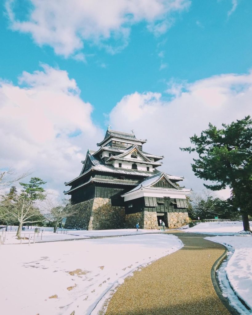 What do you think of this beautiful winter scene? 
The black walls of Shimane Pr...
