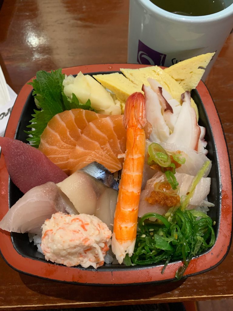 Chirashi bowl