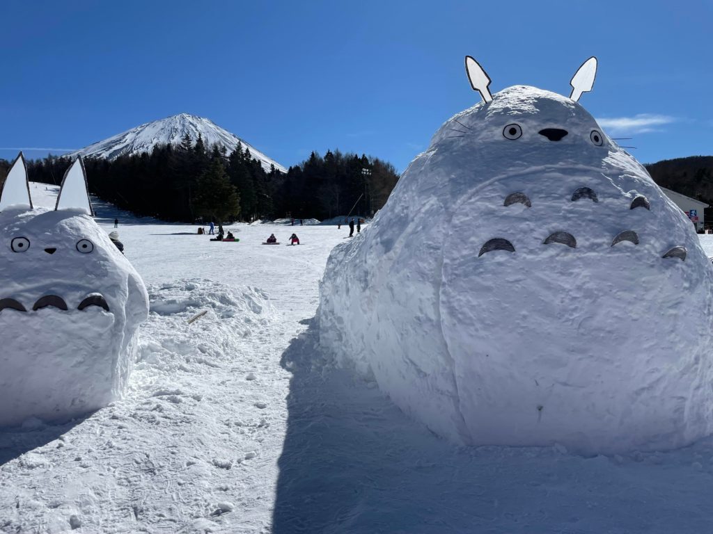 Snow-Totoros at Fujiten