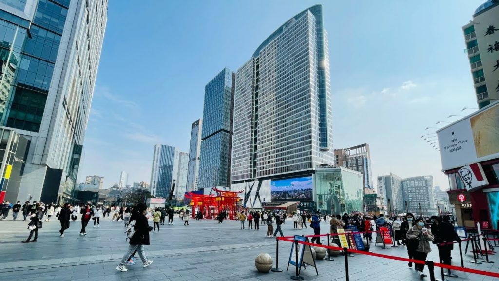 [4KHDR]China walk tour | Travel at home  Walk in ChunXi Road Chengdu | Real china city