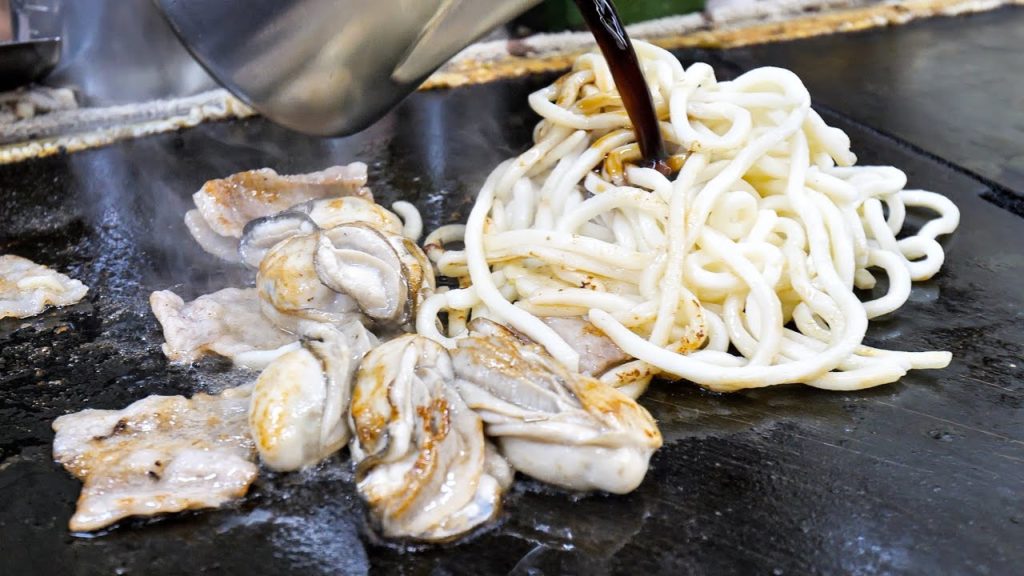 牡蠣焼き！モダン焼き！常連が通い詰める大衆お好み焼き店の絶対にハズせない鉄板グルメ丨“OKONOMIYAKI“ in Japan : Must-Try Japanese Foods