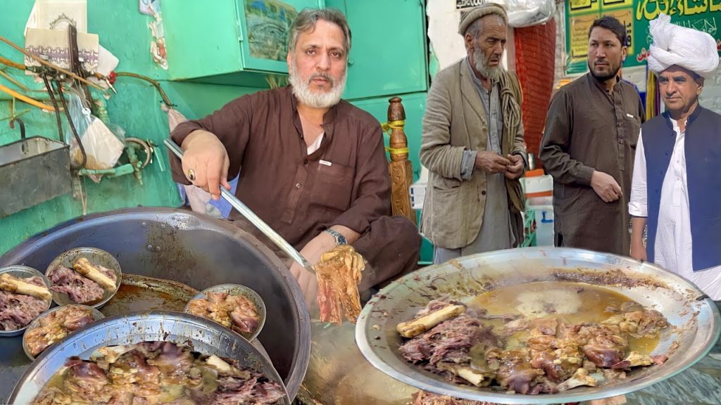Bashir Siri Paye || Qissa Khwani Bazar Peshawar || Street Food 🥘