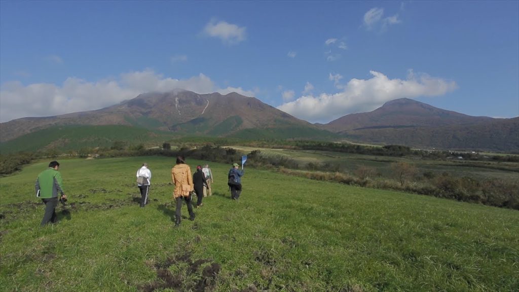 森と草原ウォーキング　久住高原風の旅　Walk through Forests & FieldsKaze-no-Tabi on the Kuju Highlands