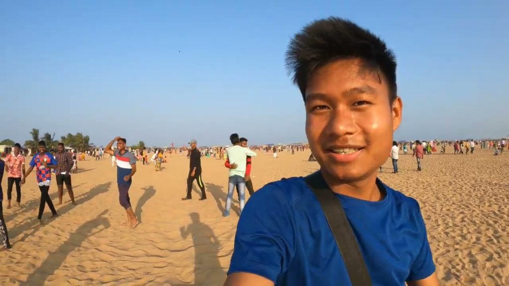 Chennai marina beach hunt || seafood