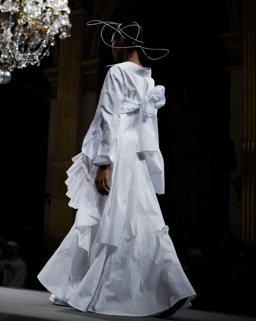 Yohji Yamamoto Autumn/Winter 2022-23 show  Photo backstage by @elise_toide  #Yo...