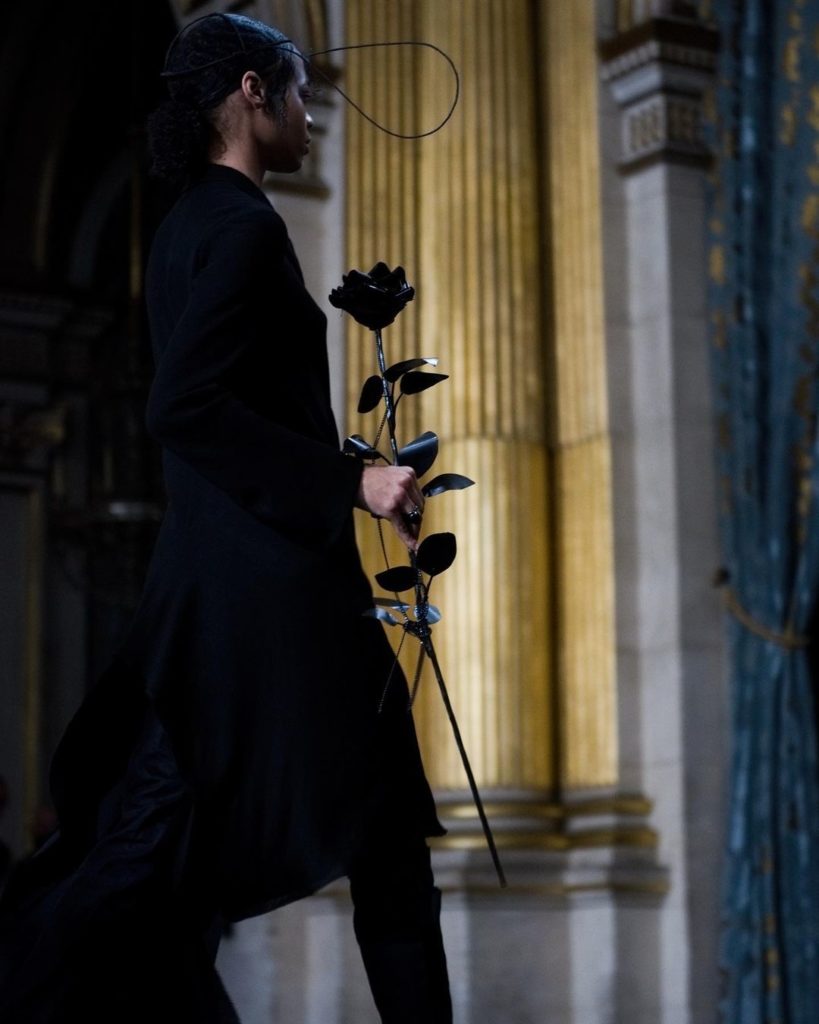 Yohji Yamamoto Autumn/Winter 2022-23 show  Photo backstage by @elise_toide  #Yo...