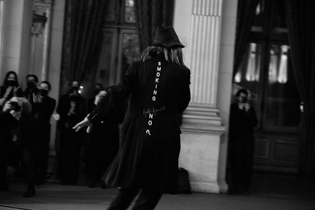 Yohji Yamamoto Autumn/Winter 2022-23 show  Photo backstage by @elise_toide  #Yo...