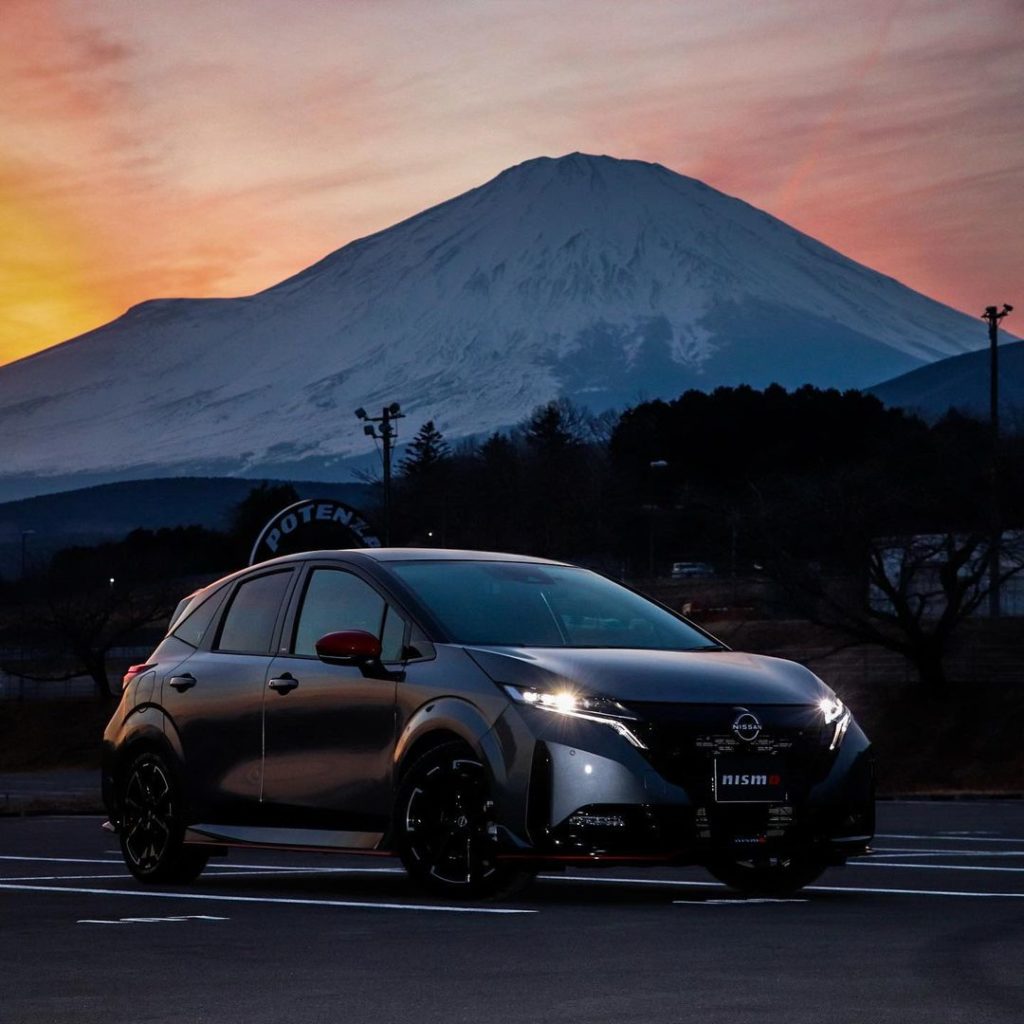 Day or night, the #NissanAura is quite the view. Do you prefer a sunset or sunsh...