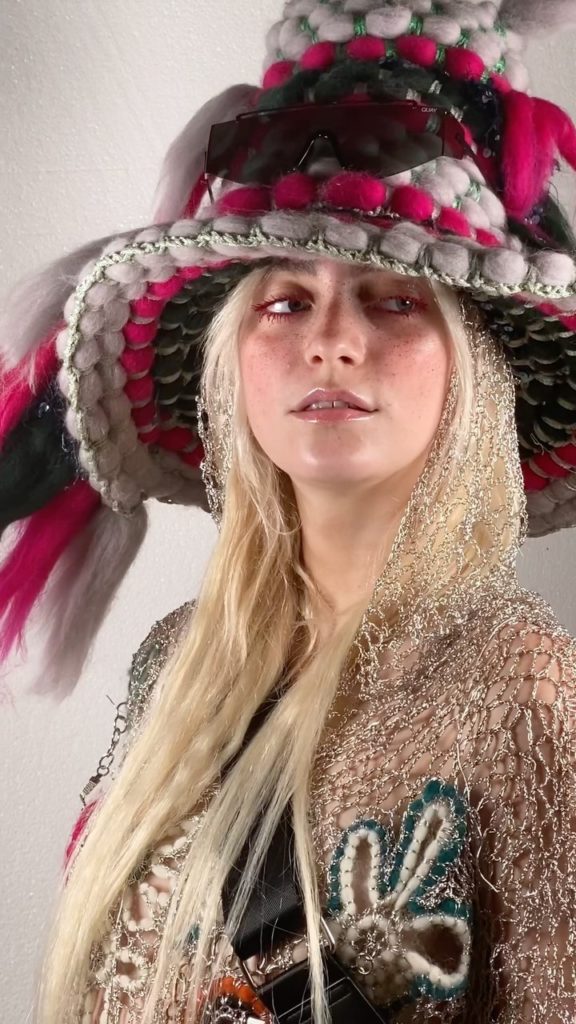 SHISEIDO: Foiled lids. Graphic wings. Bedazzled lips. The @ifmparis Master of Arts show ha… Foiled lids. Graphic wings. Bedazzled lips. The @ifmparis Master of Arts show ha...