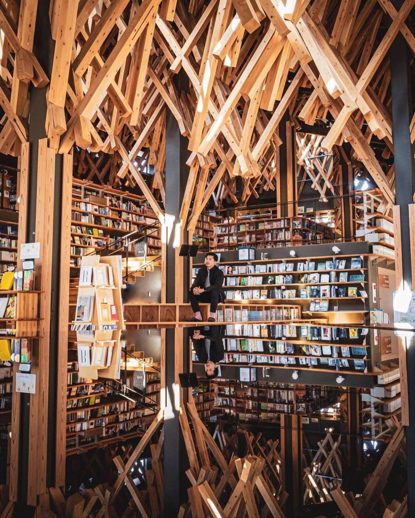 Visit Japan: Kumo-no-Ue Library (Yusuhara Town Library) in Kochi uses the abundant wood nativ… Kumo-no-Ue Library (Yusuhara Town Library) in Kochi uses the abundant wood nativ...