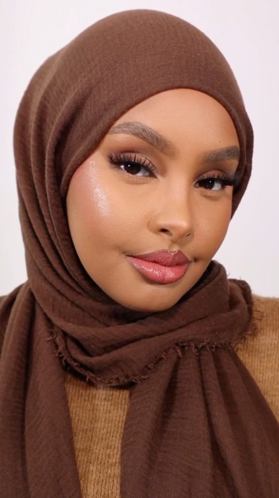 SHISEIDO: “I live for a good glow,” says @jasmineegal, who used Aura Dew in Cosmic on her … “I live for a good glow,” says @jasmineegal, who used Aura Dew in Cosmic on her ...