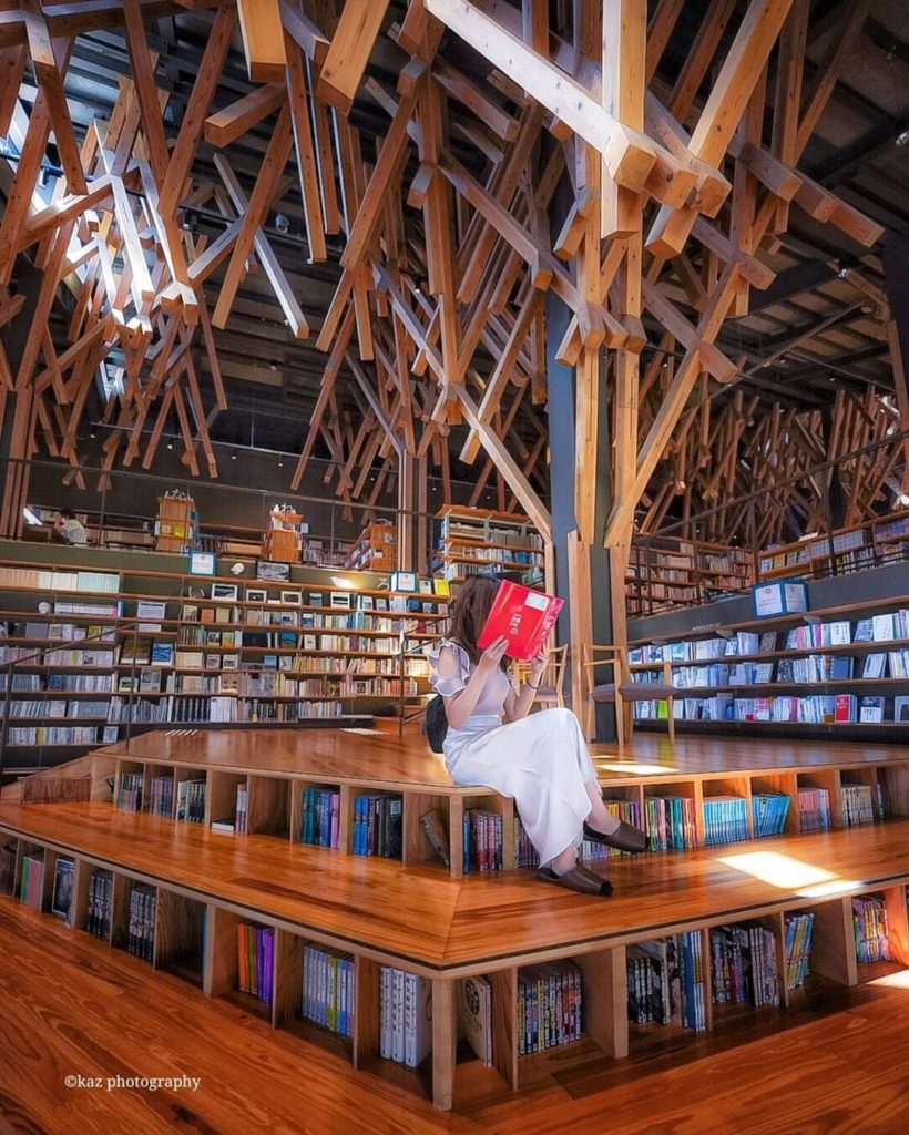 Can you imagine a better place to dive into a good book? 
Surrounded by wood fro...