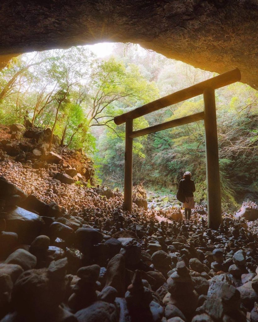 The large cave of Amano Iwato-jinja, known as Amano Yasukawara, is a place strai...