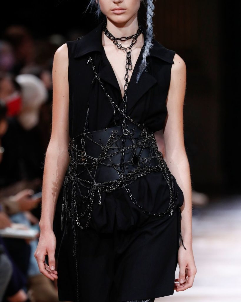 Yohji Yamamoto S/S2022 ⁠
⁠
#YohjiYamamoto⁠
⁠
Discover the latest collection in s...