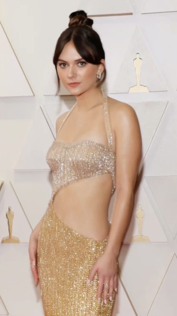 SHISEIDO: Behind the scenes at the #Oscars, makeup artist @misha212 created a radiant, nat… Behind the scenes at the #Oscars, makeup artist @misha212 created a radiant, nat...