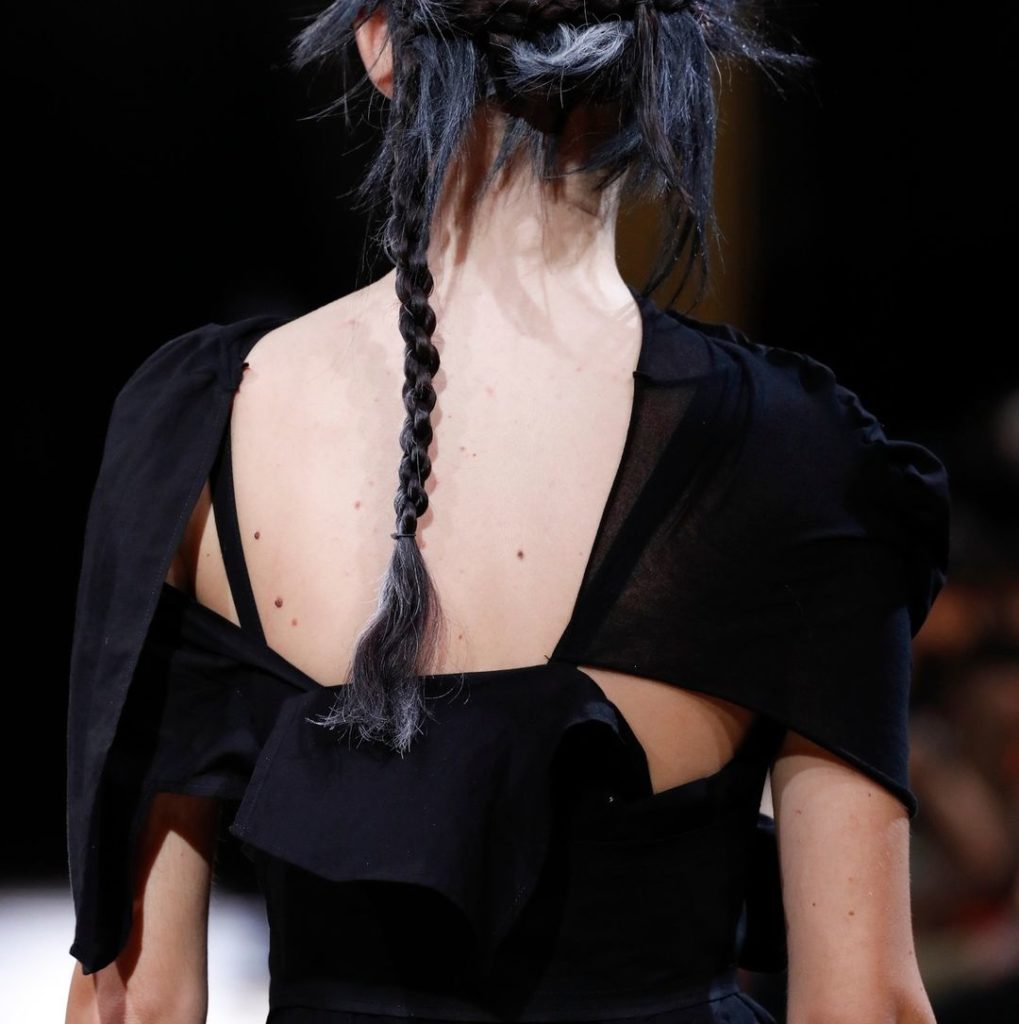 Yohji Yamamoto S/S2022 ⁠
⁠
#YohjiYamamoto⁠
⁠
Discover the latest collection in s...