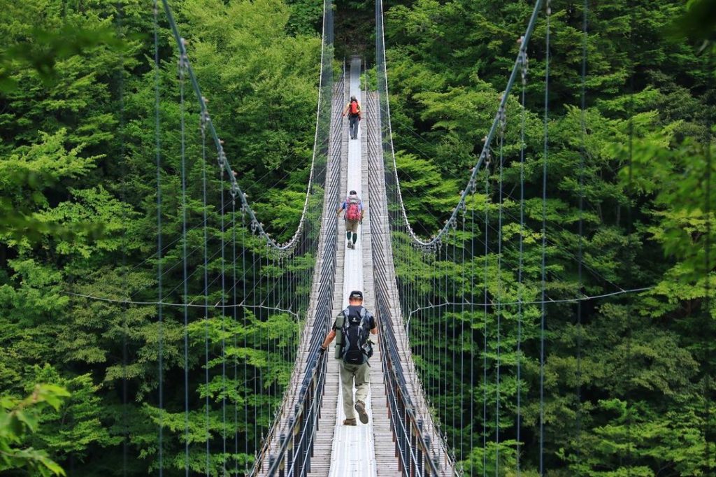 Visit Japan: If you want thrills in Japan, look no further than Hatanagiotsuri Bridge, which … If you want thrills in Japan, look no further than Hatanagiotsuri Bridge, which ...