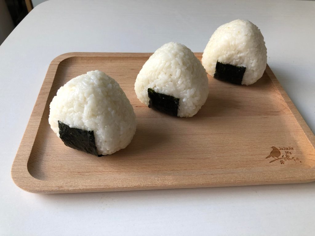 onigiri with tuna mayo filling is my favorite. 🍙
