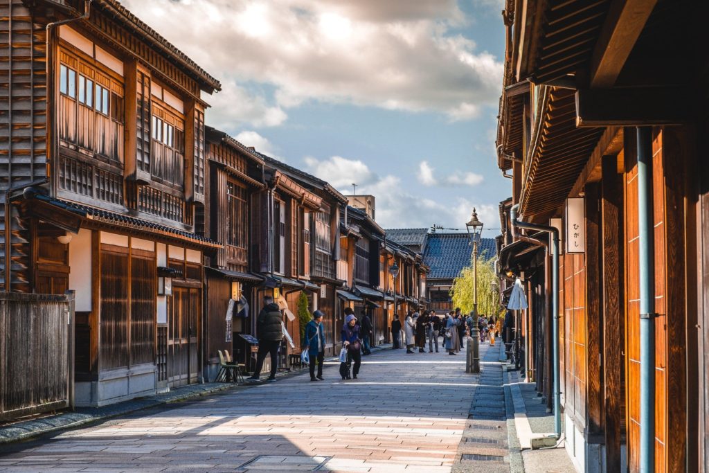 [OC] Higashi Chaya district in Kanazawa (hope this doesn't break the visible people rule)
