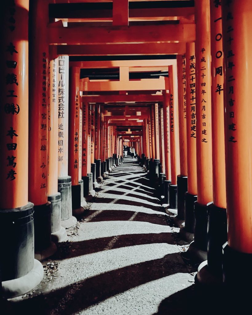 Fushimi Inari Taisha at night
