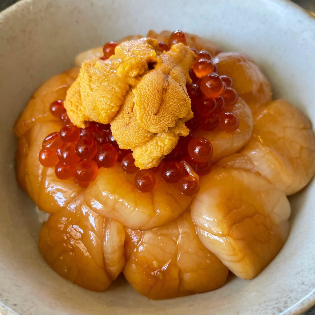 Been missing Hokkaido so I made a “Hokkaido Don” soy marinated scallops and ikura with uni