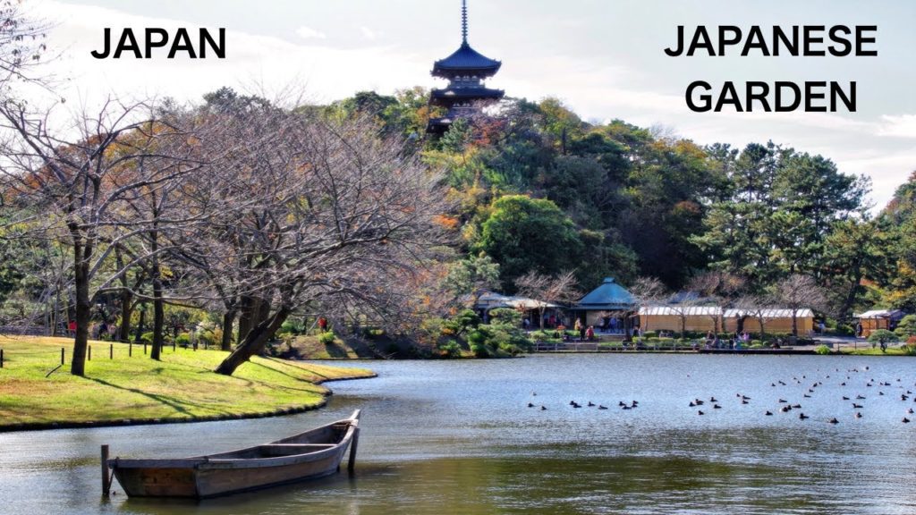 Walking in large Japanese Garden "SANKEIEN" in yokohama, Japan　Autumn & winter color